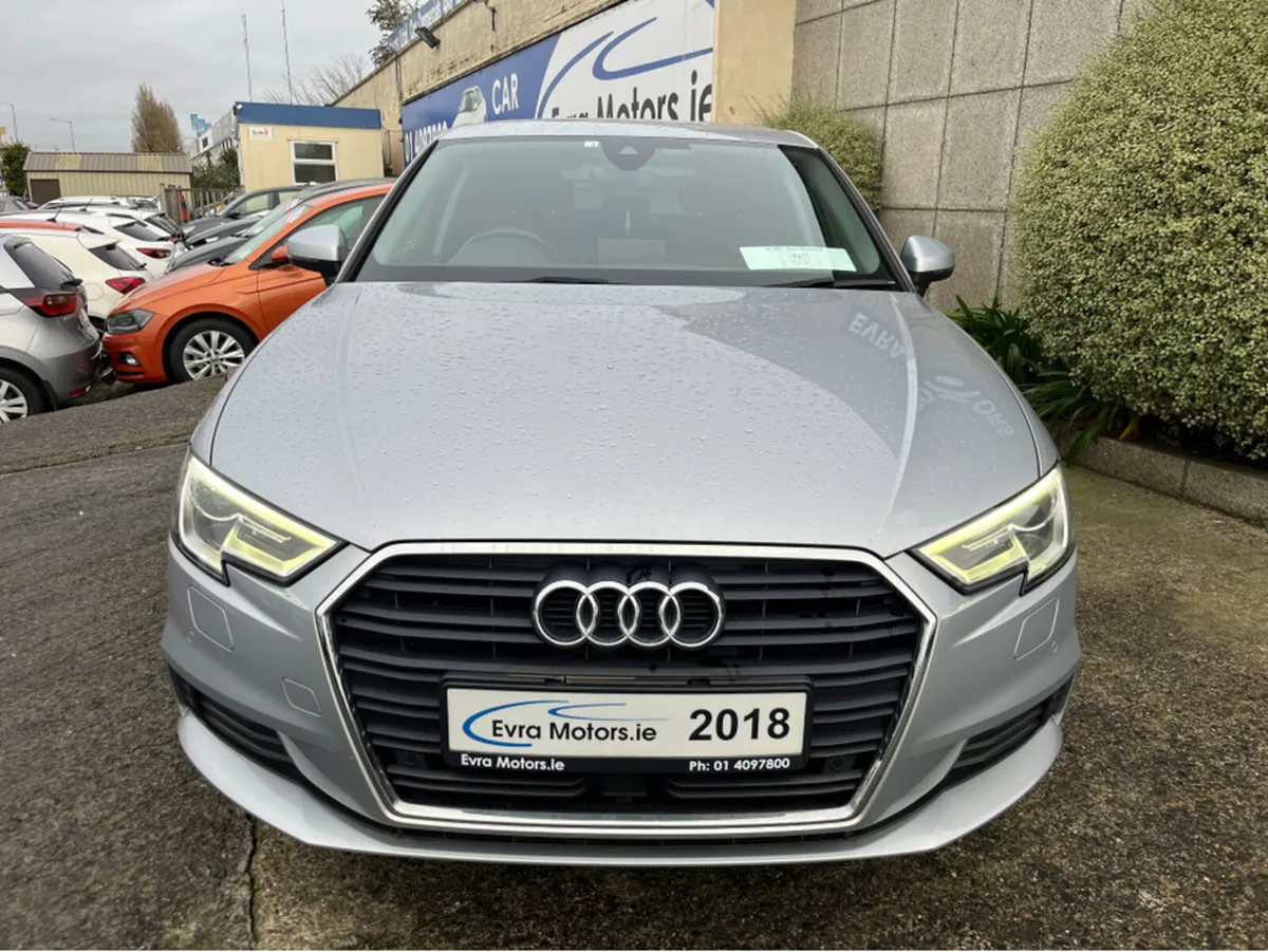Audi A3 SE HATCHBACK AUTOMATIC 1.4 PETROL //LOW MI - Image 3
