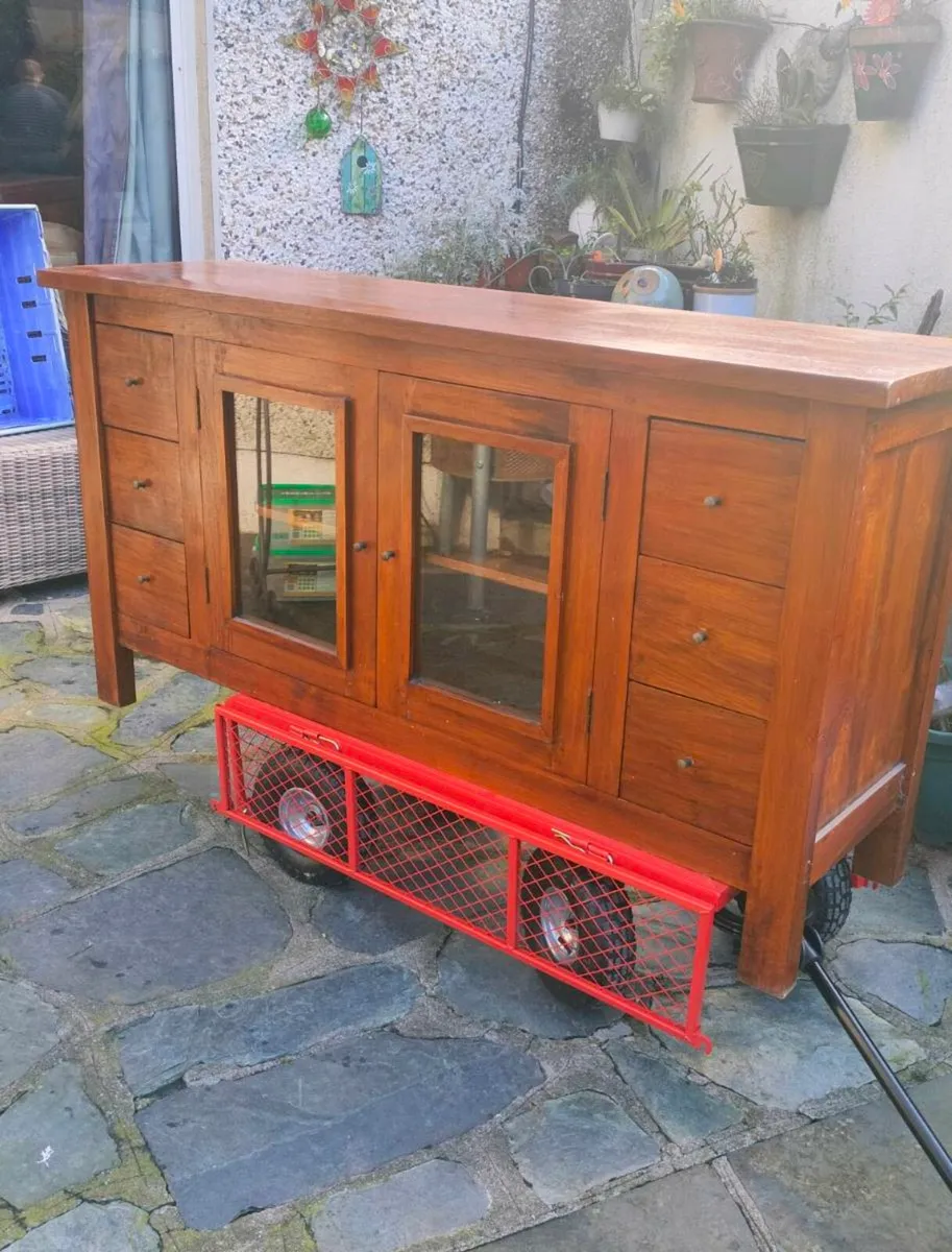 Hardwood Cabinet, beautiful piece of Furniture.
Gr - Image 1