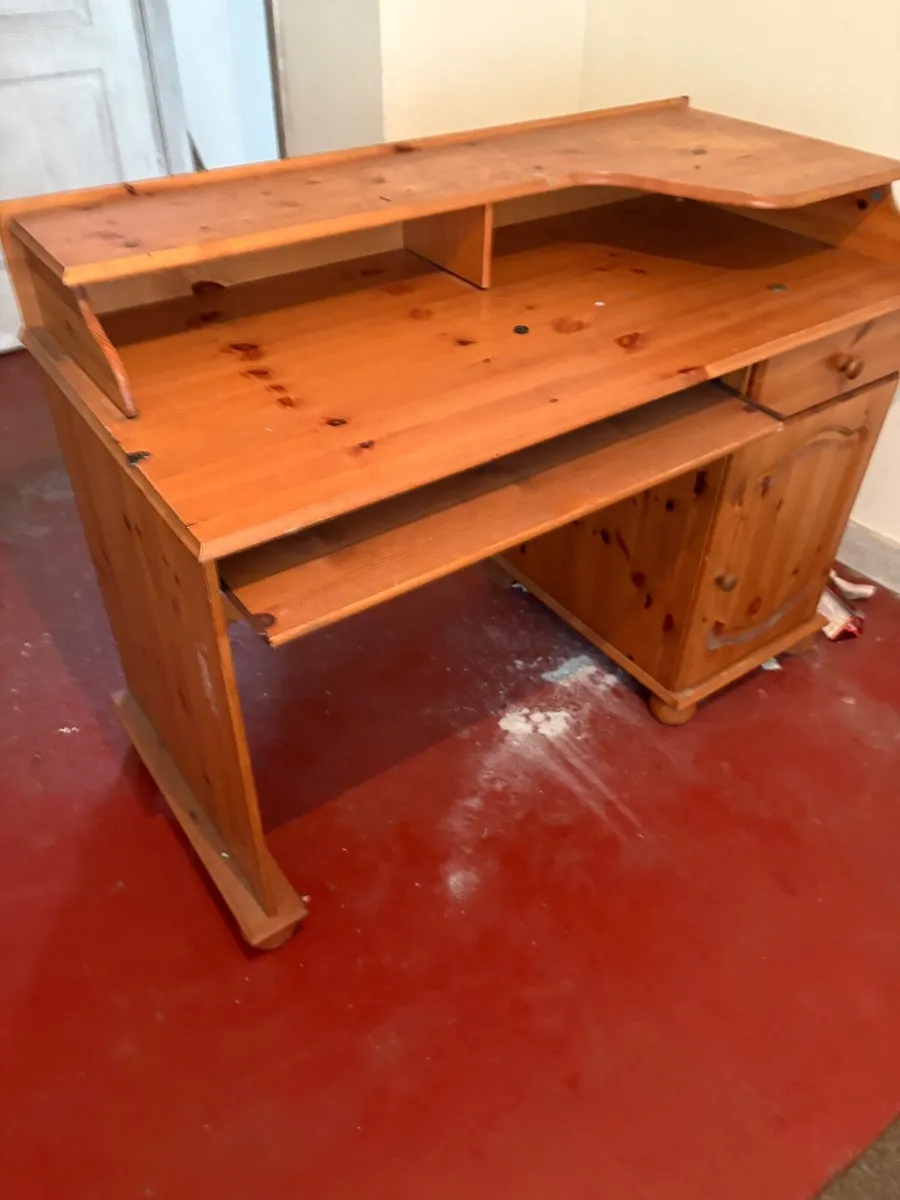 Contents of building - Image 2