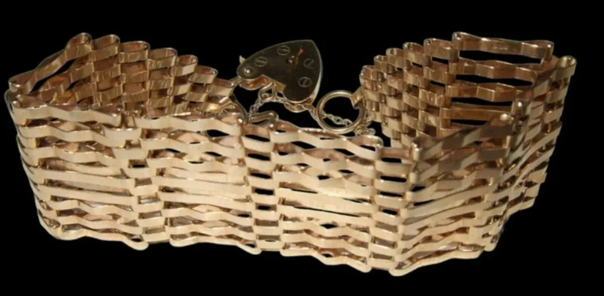 Vintage Hallmarked 9ct Gate/Padlock Bracelet - Image 4