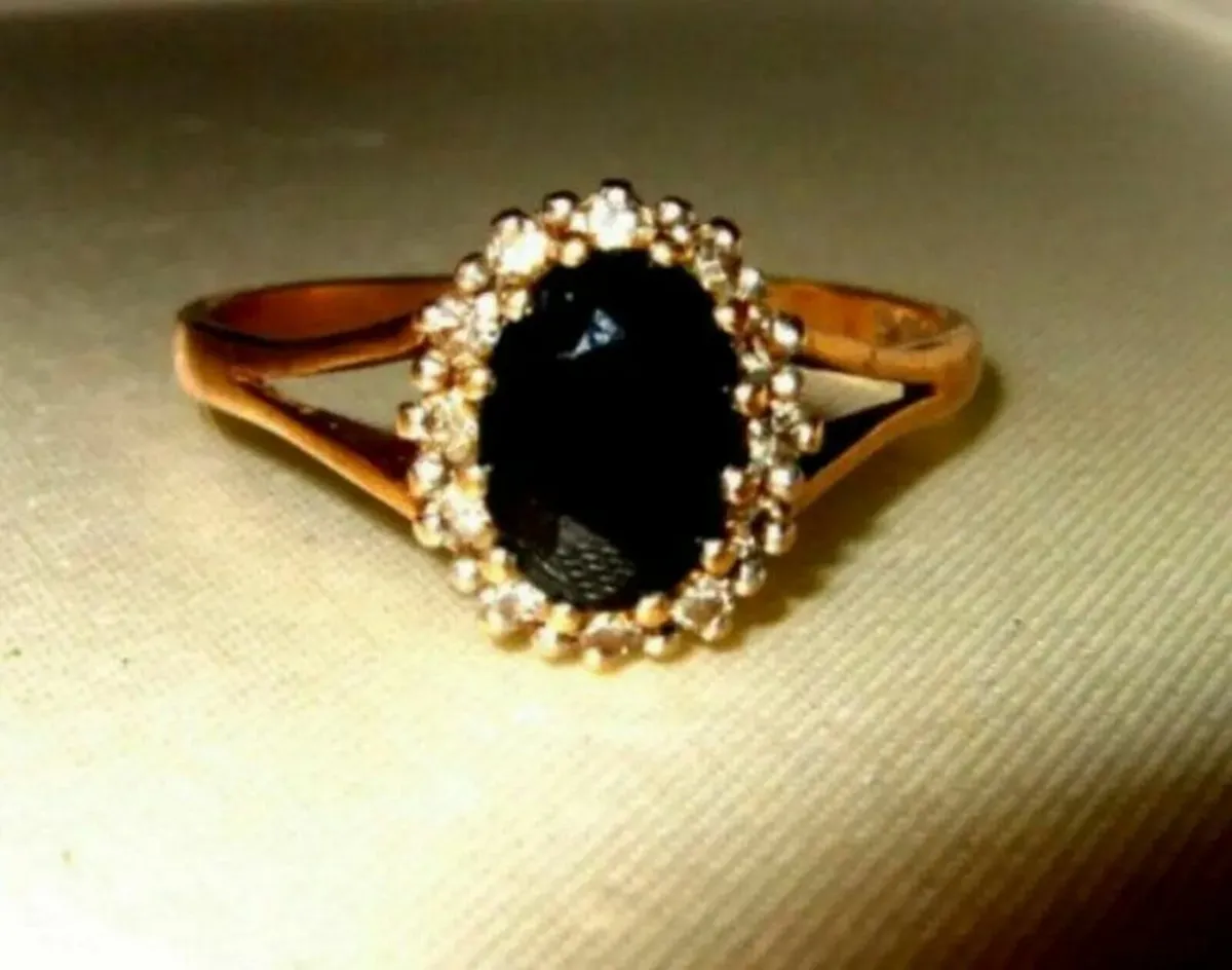 Vintage 9ct Gold Sapphire and Diamond Ring - Image 2