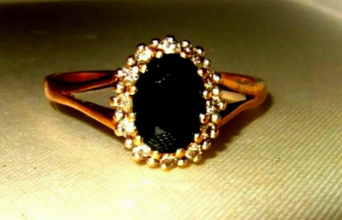 Vintage 9ct Gold Sapphire and Diamond Ring - Image 3