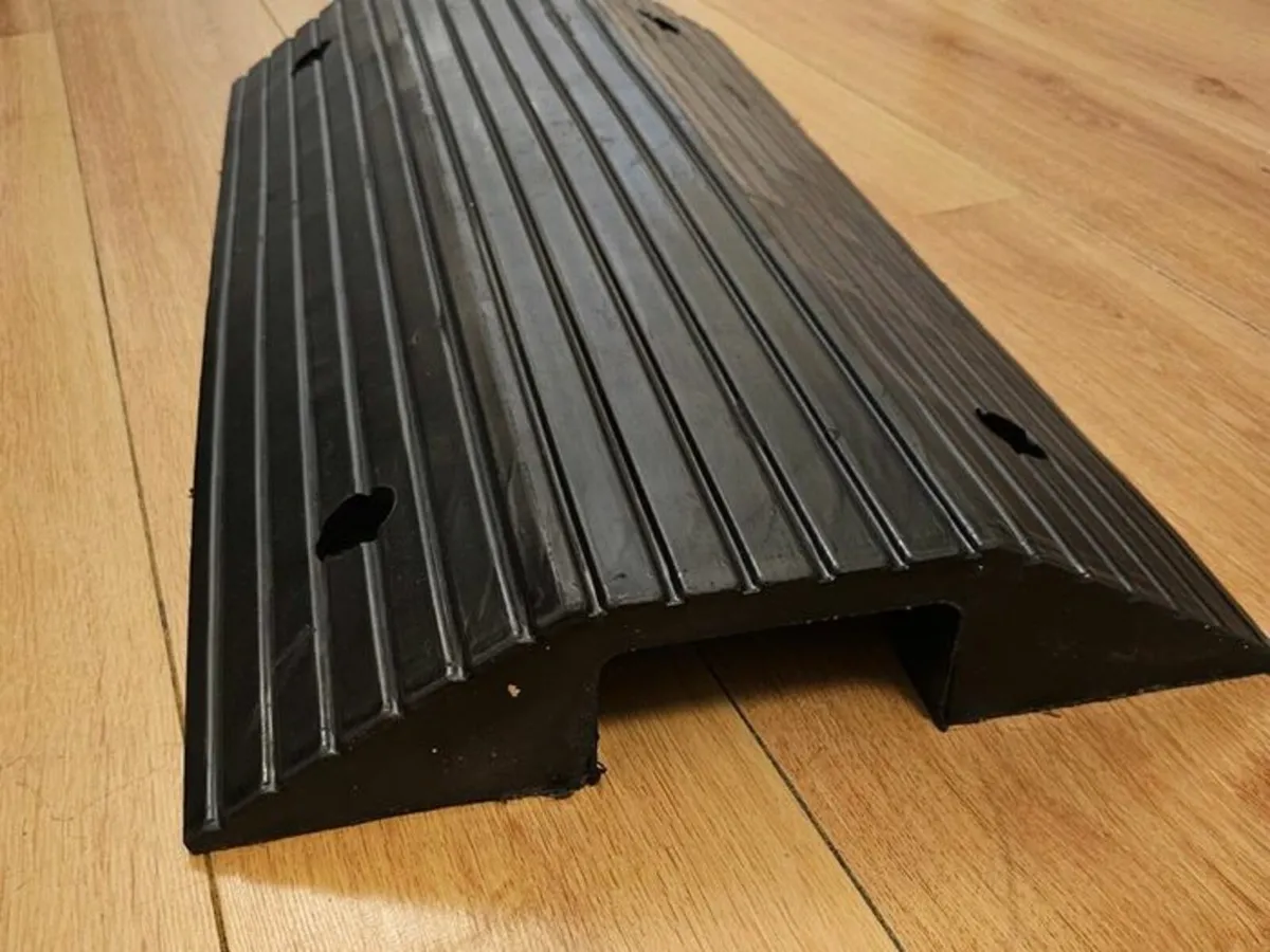 Bridge threshold ramp - Image 1