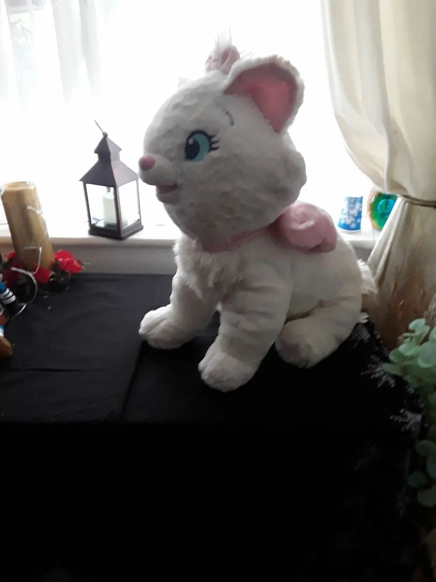 Brand new Disney soft toy cat - Image 1