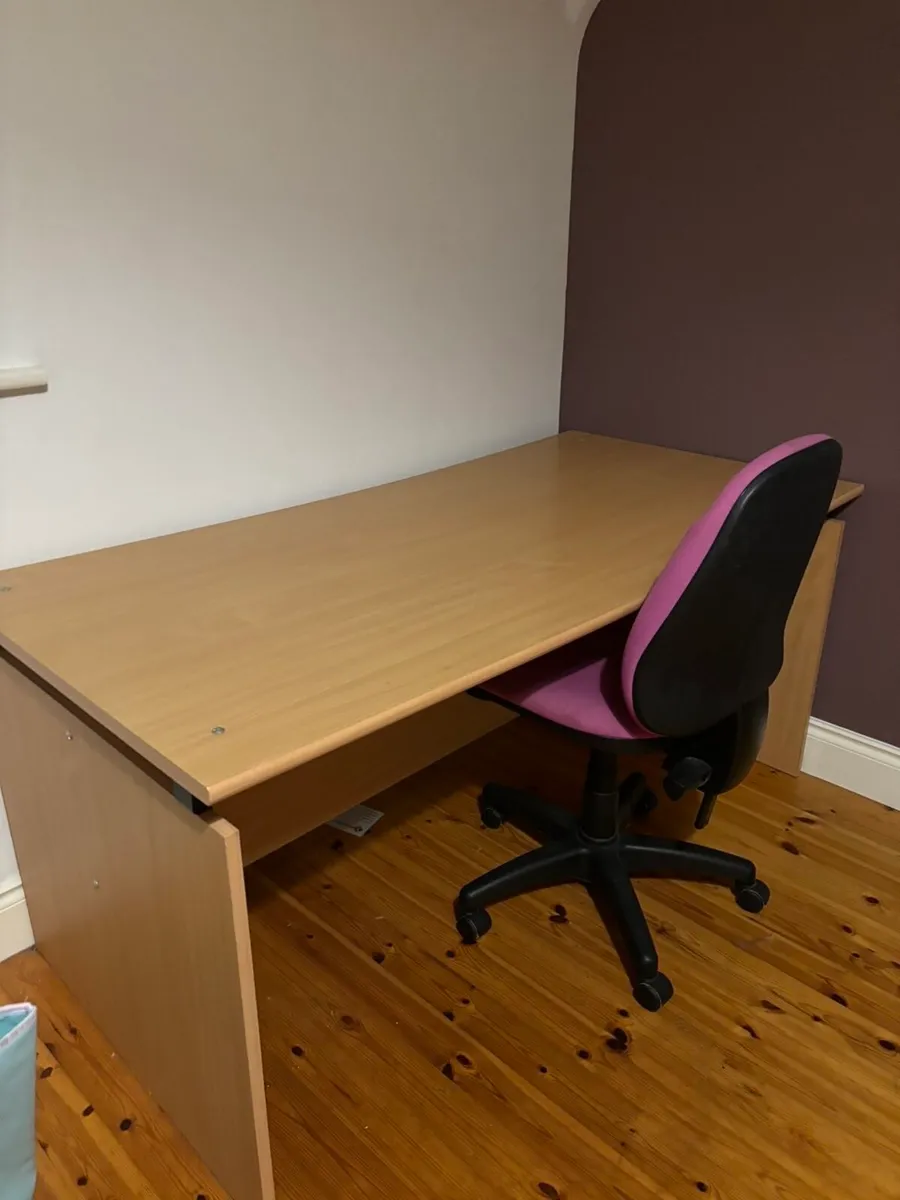 Study desk - Image 3