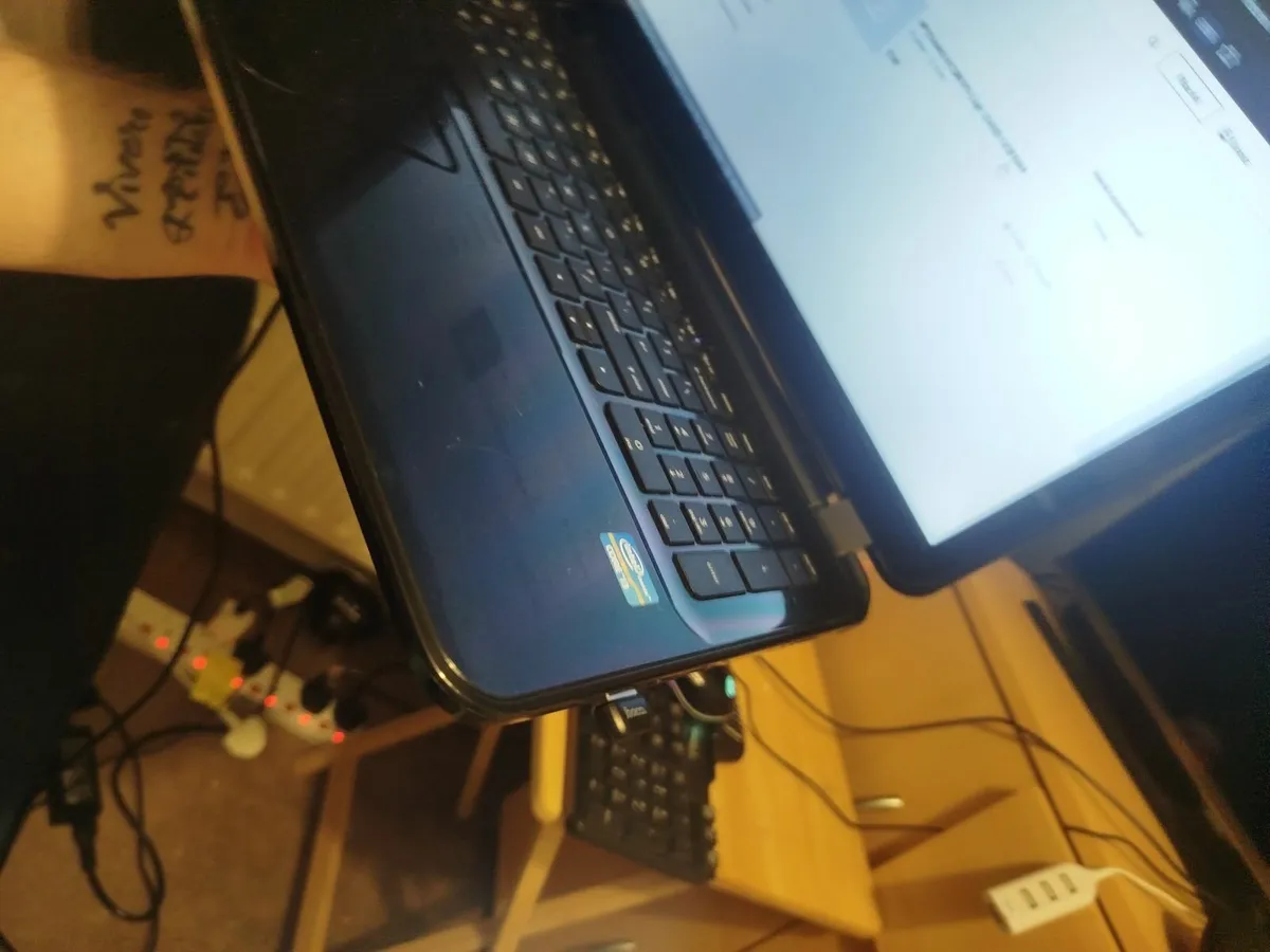 HP 15  Intel i3 4 CORE 8Th 2.6gh. 256SSD 12GB RAM - Image 1