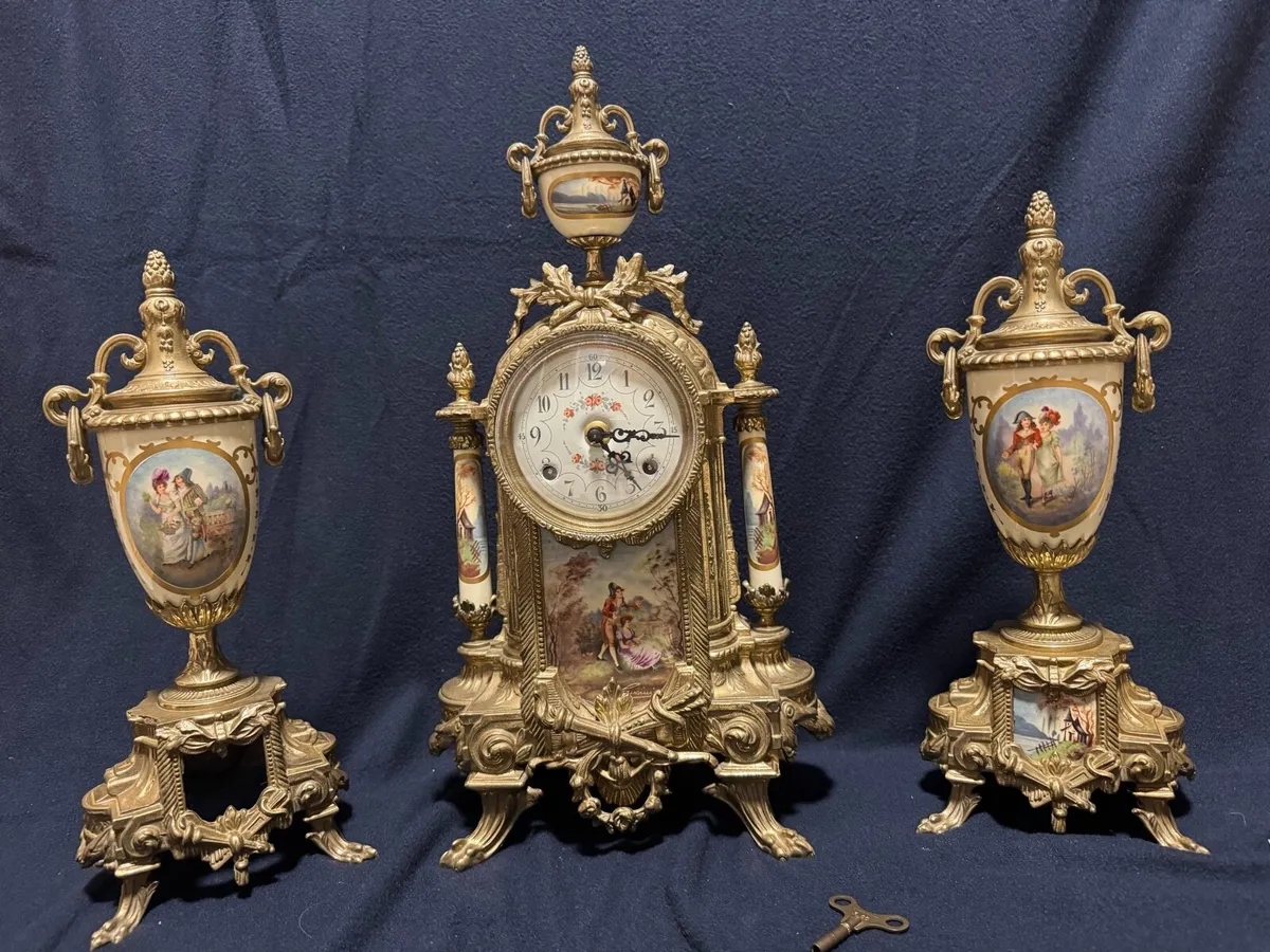 Antique Franz Hermle mantle clock and urns - Image 1