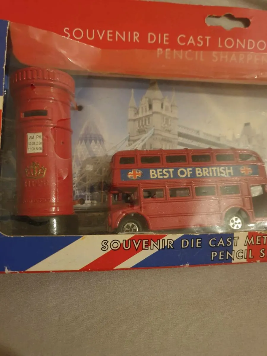 LONDON STREET SECNE DIE.CAST SET - Image 3