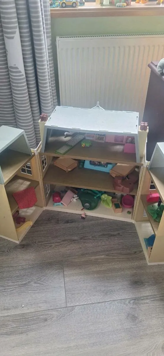 Sylvanian family hotel - Image 2