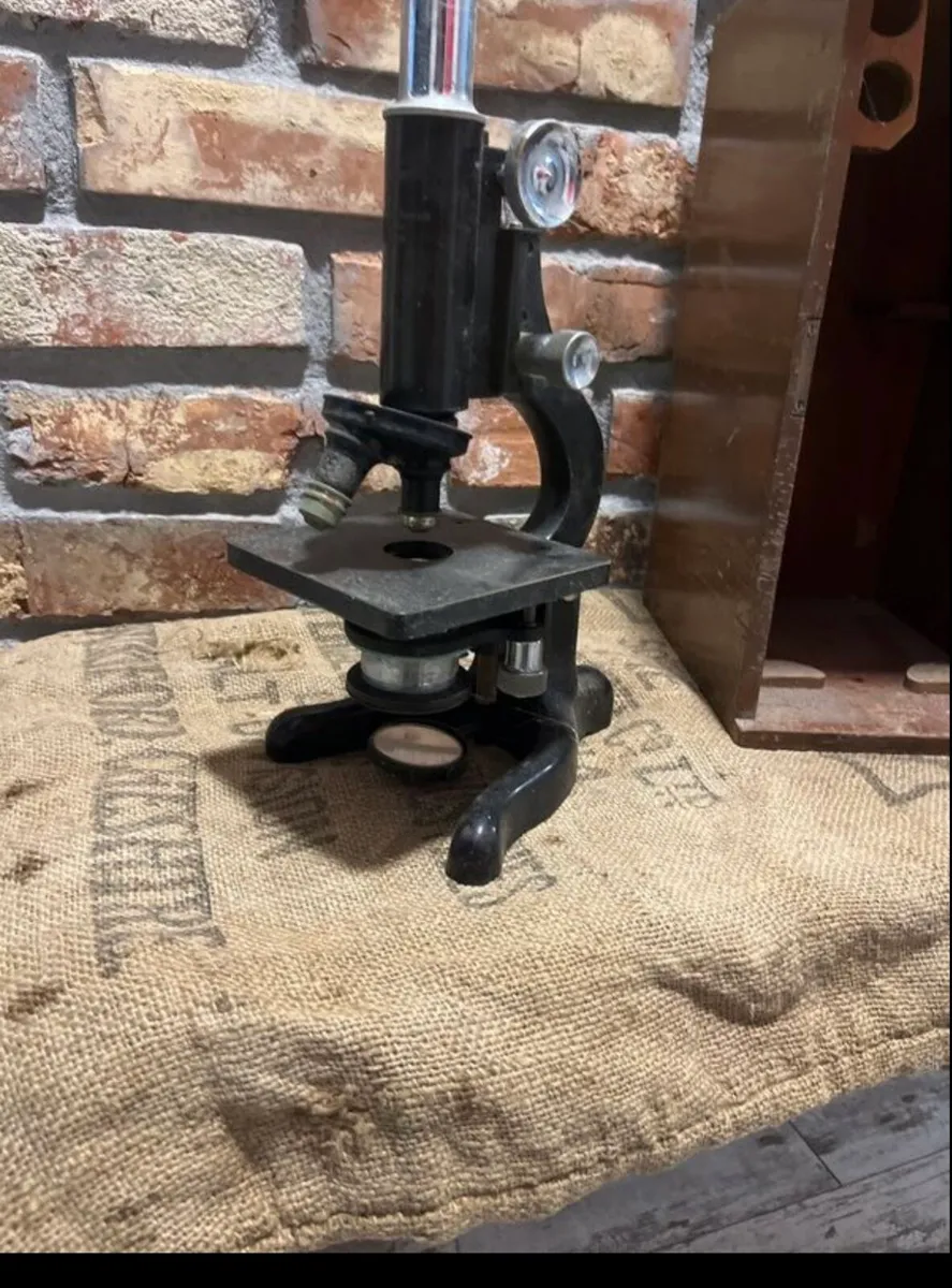Vintage microscope - Image 4