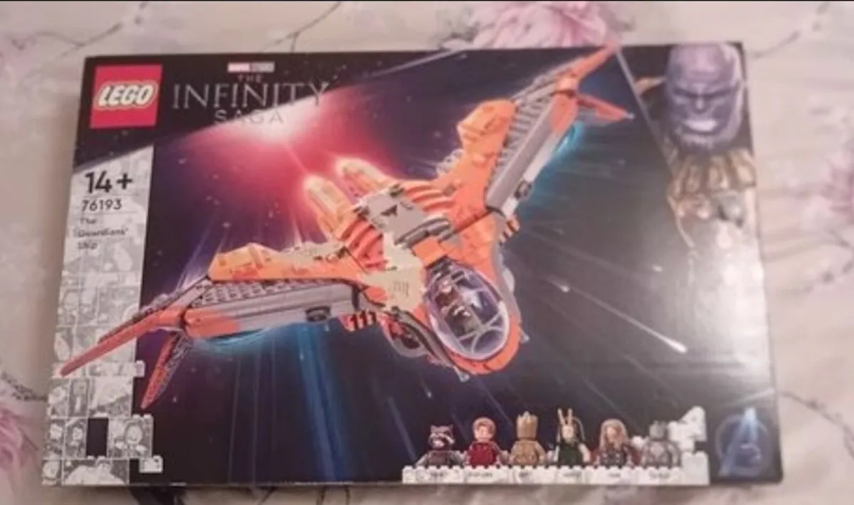 LEGO Marvel The Guardians Ship 76193
Some surface - Image 1