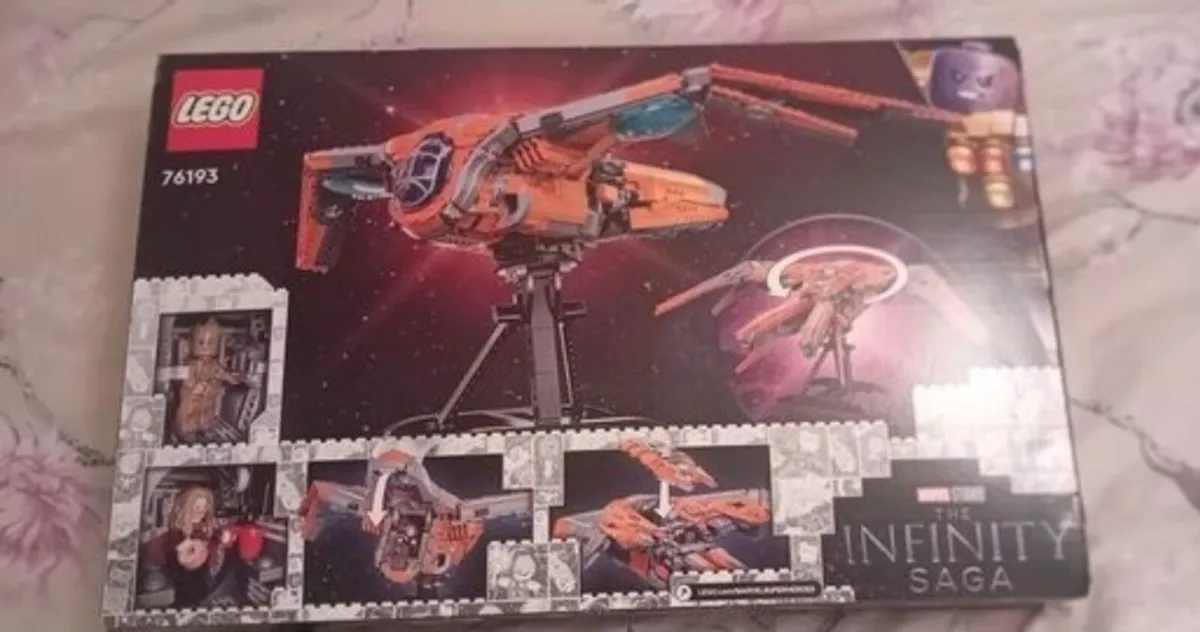 LEGO Marvel The Guardians Ship 76193
Some surface - Image 3