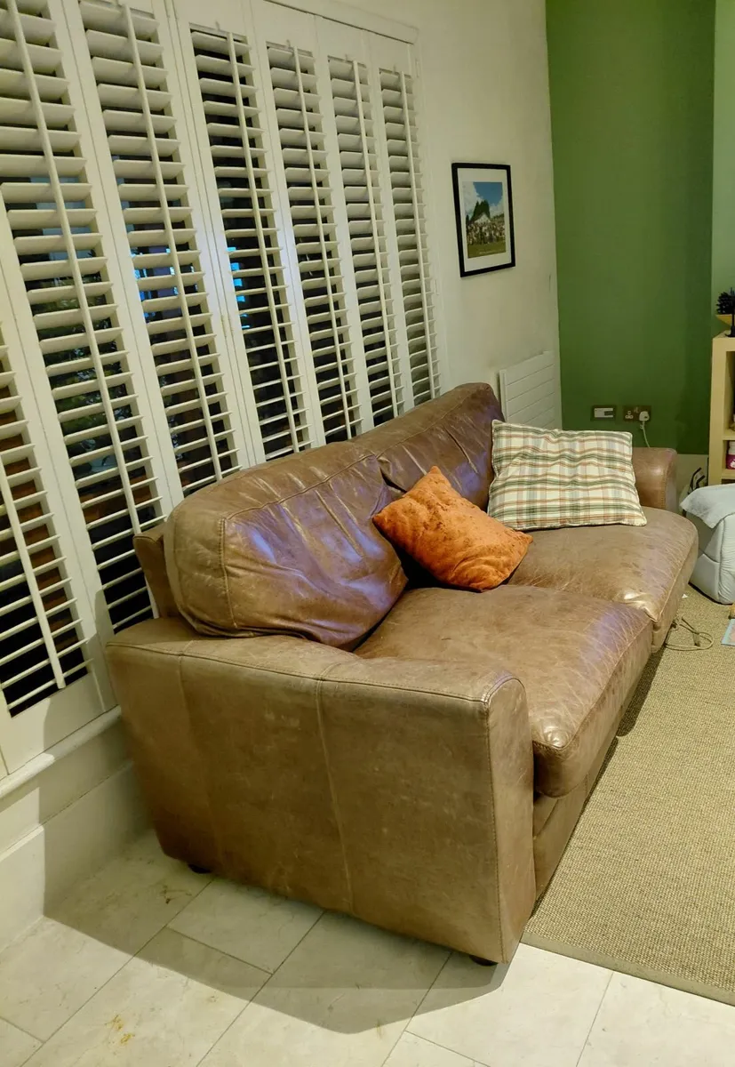 A leather sofa - Image 2
