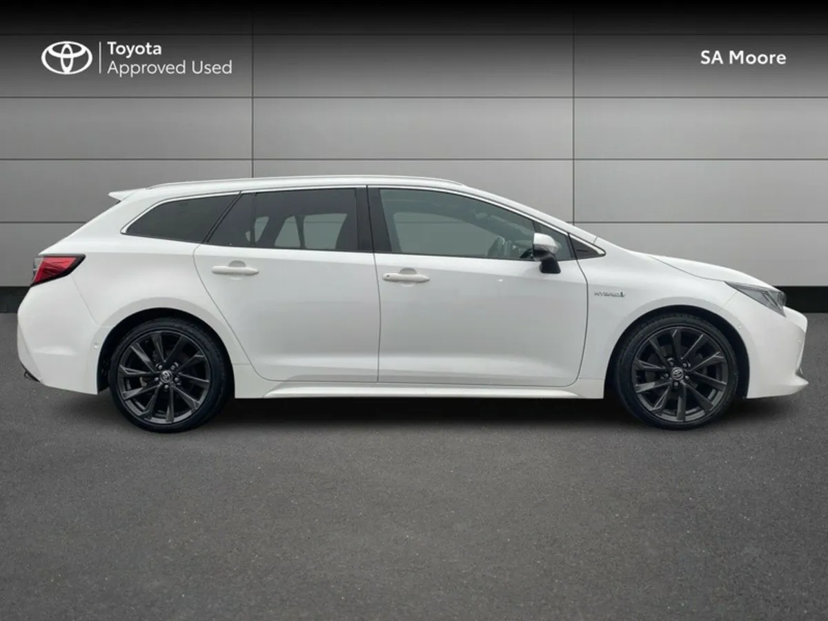 Toyota Corolla 2.0 HYBRID EXCEL ESTATE - Image 3