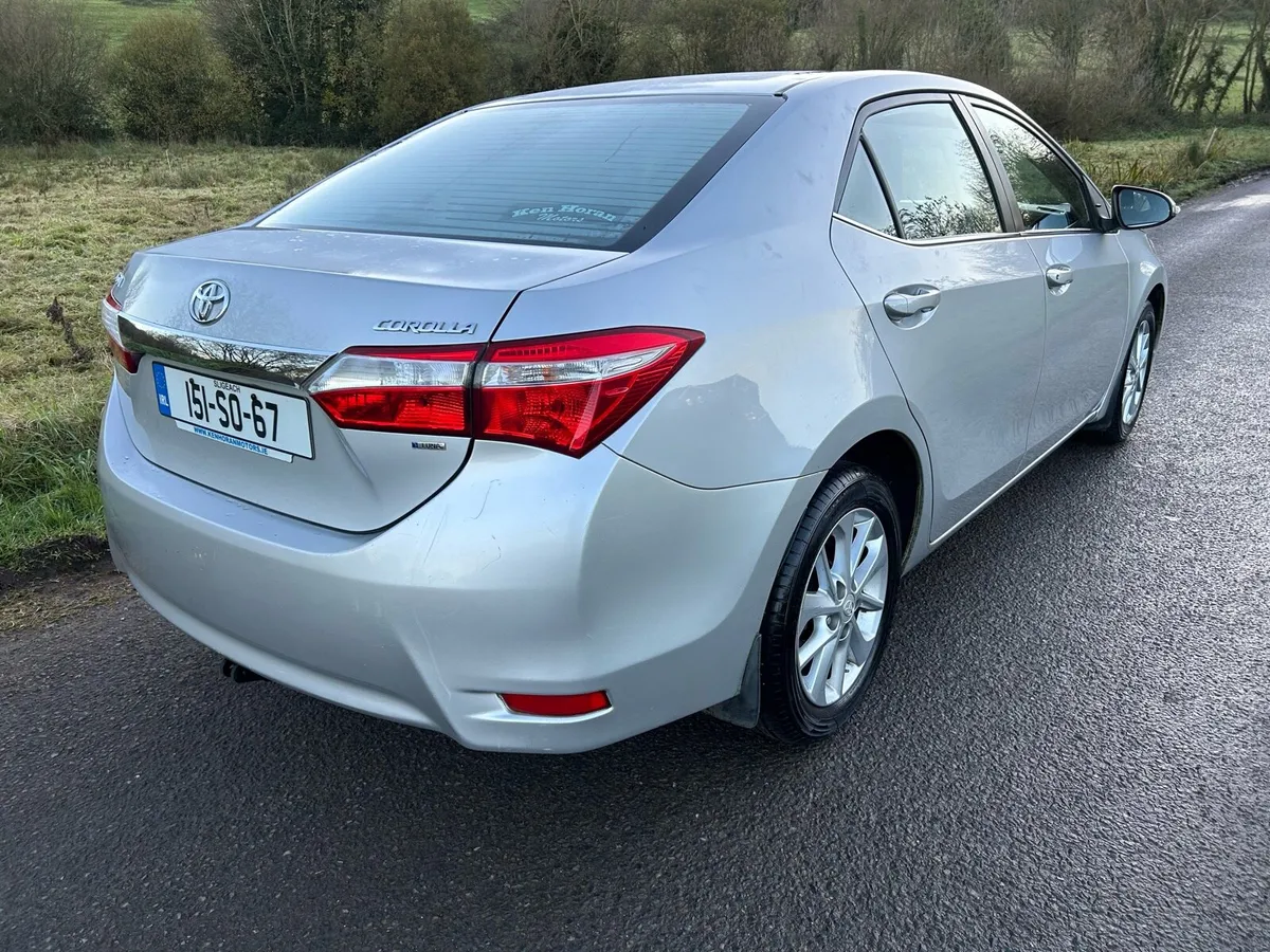 Toyota Corolla 2015 Luna - Image 3