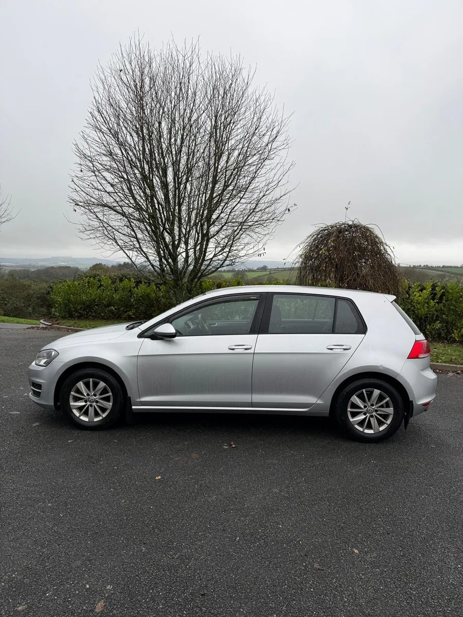 2014 Volkswagen Golf - Image 2