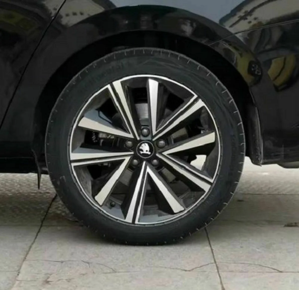 Skoda Centre Caps Set - FREE Post - Image 2