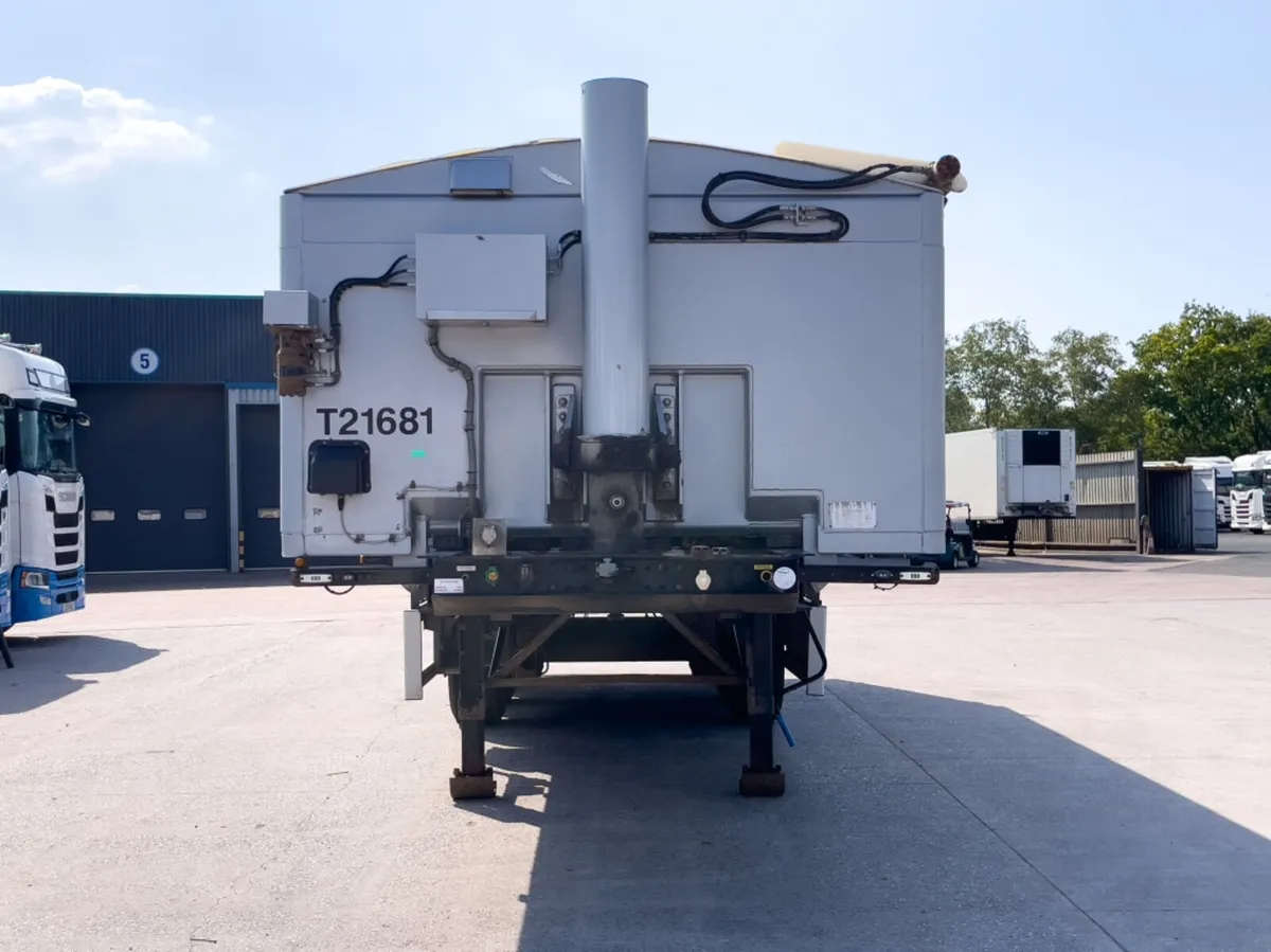 2017 WILCOX INSULATED TAR SPEC TIPPING TRAILER - Image 2