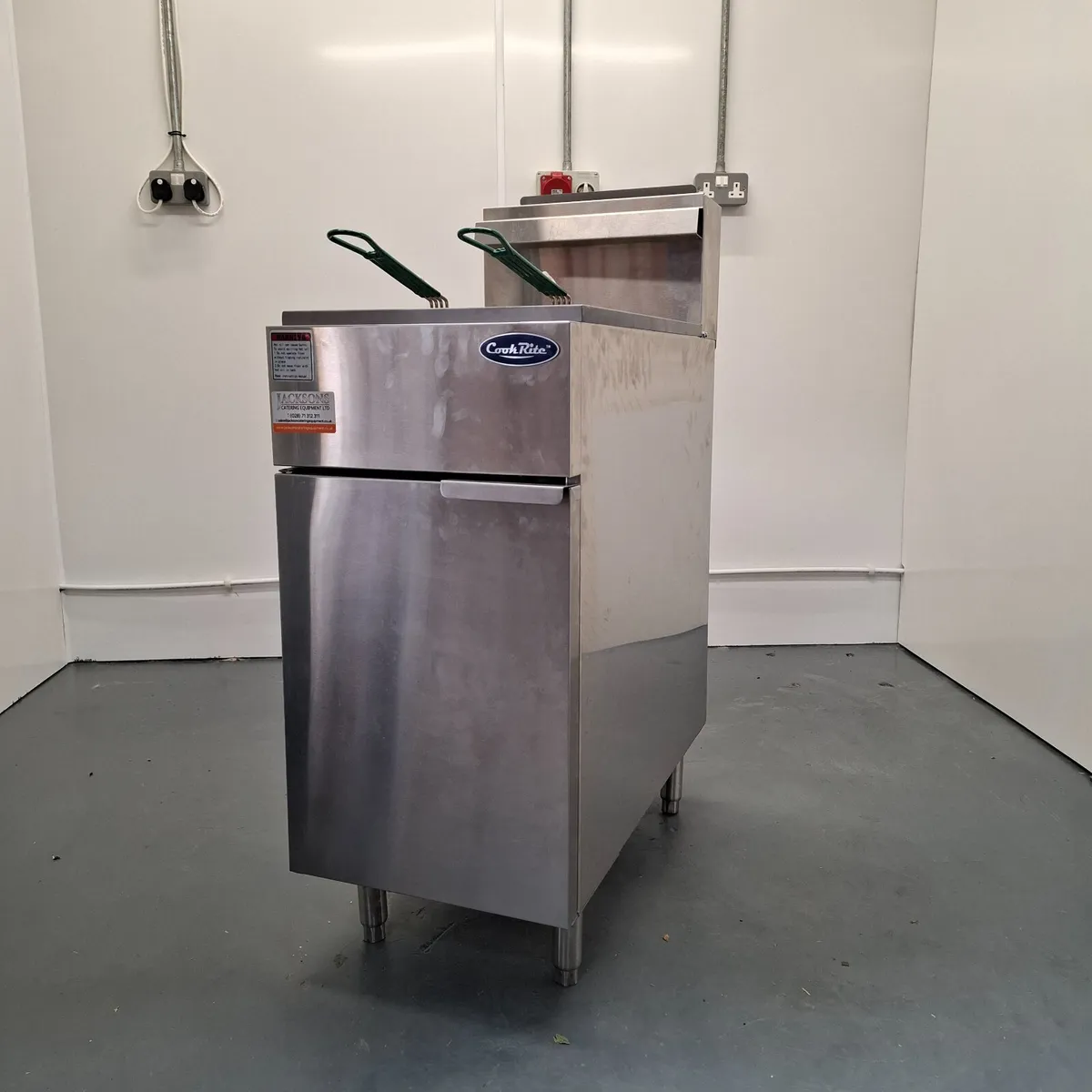 Commercial Fryers Nat/LPG 3 Burner & 4 Burner - Image 1