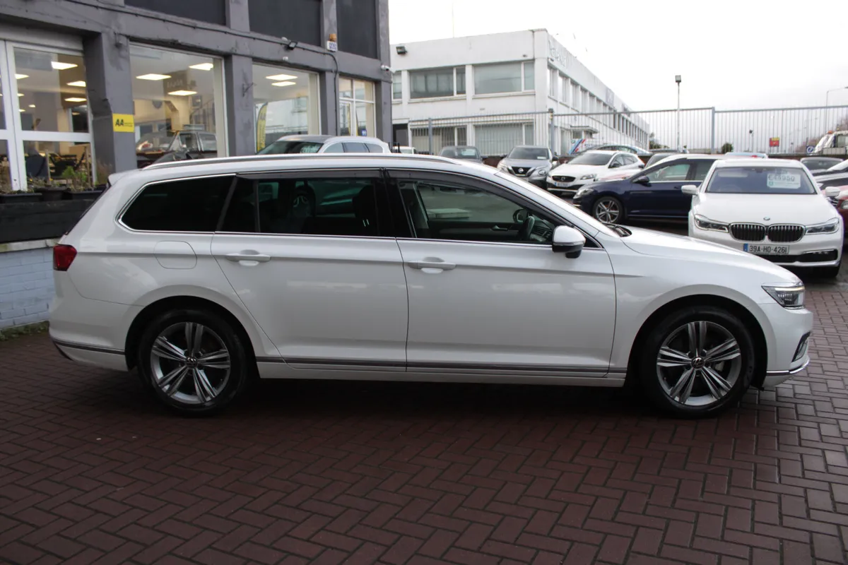 2.0TDI 150BHP ELEGANCE EDITION 5DR ESTATE // 1 OWN - Image 3
