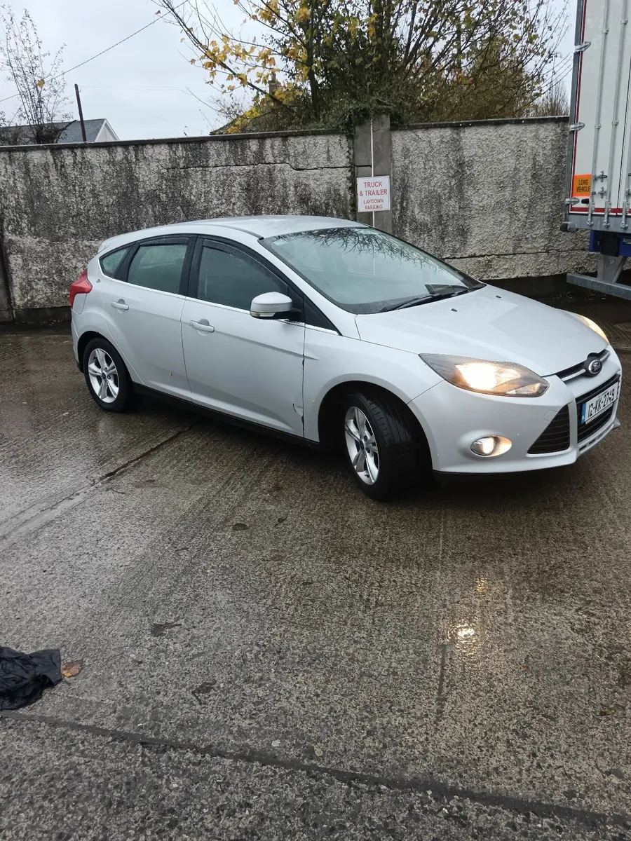 Ford Focus 2012 - Image 2