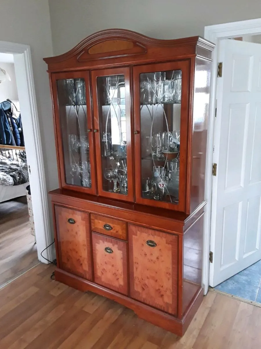 Display cabinet as new cost 1500euro bargain 350e - Image 1