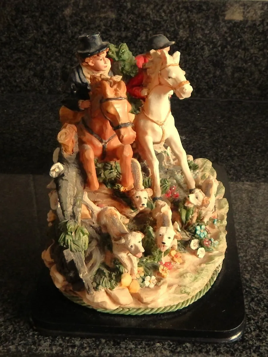 Hunt Scene Figurine on Base - Image 3