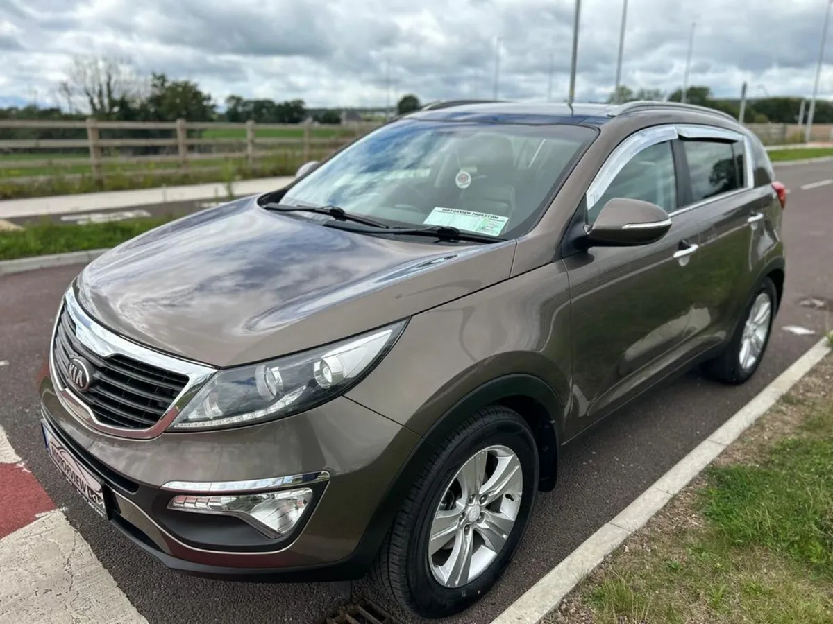 Kia Sportage 1.7D IMMACULATE CONDITION, LIKE NEW F - Image 4