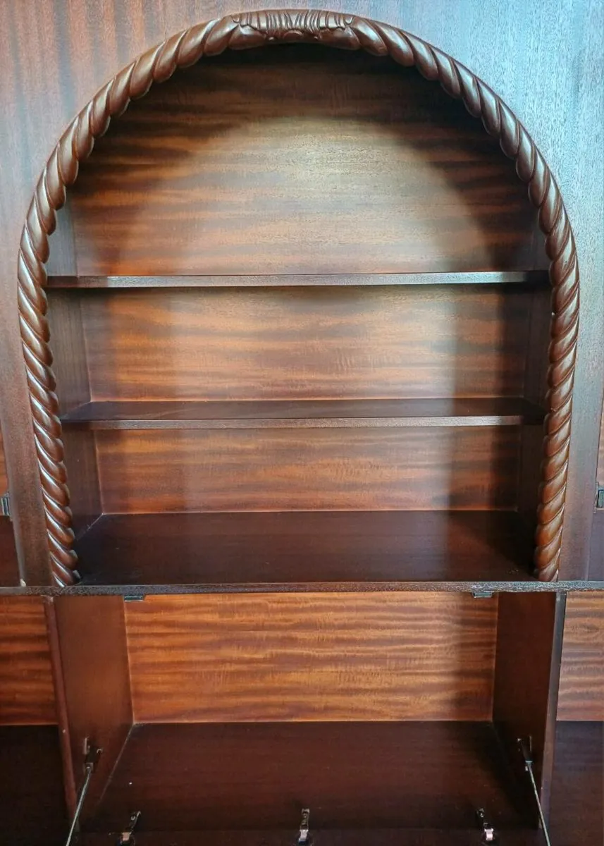 Beautiful Solid Mahogany Display Cabinet - Image 4