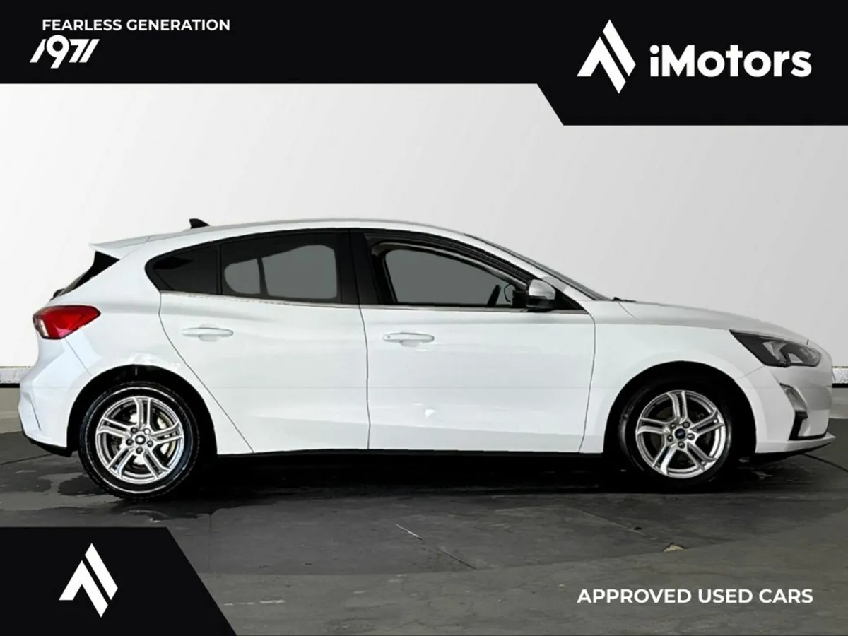 Ford Focus Zetec 120PS 5DR - Image 2