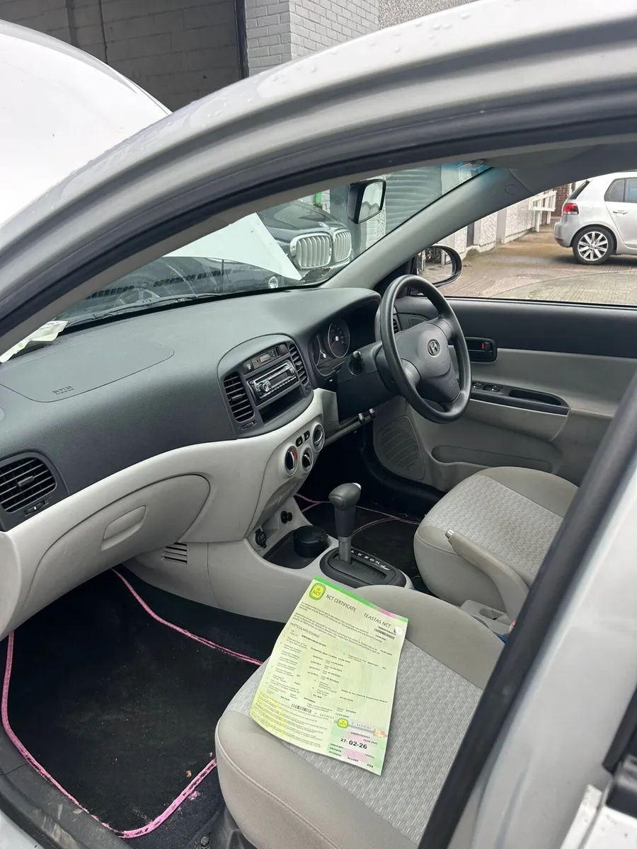 Hyundai car - Image 4