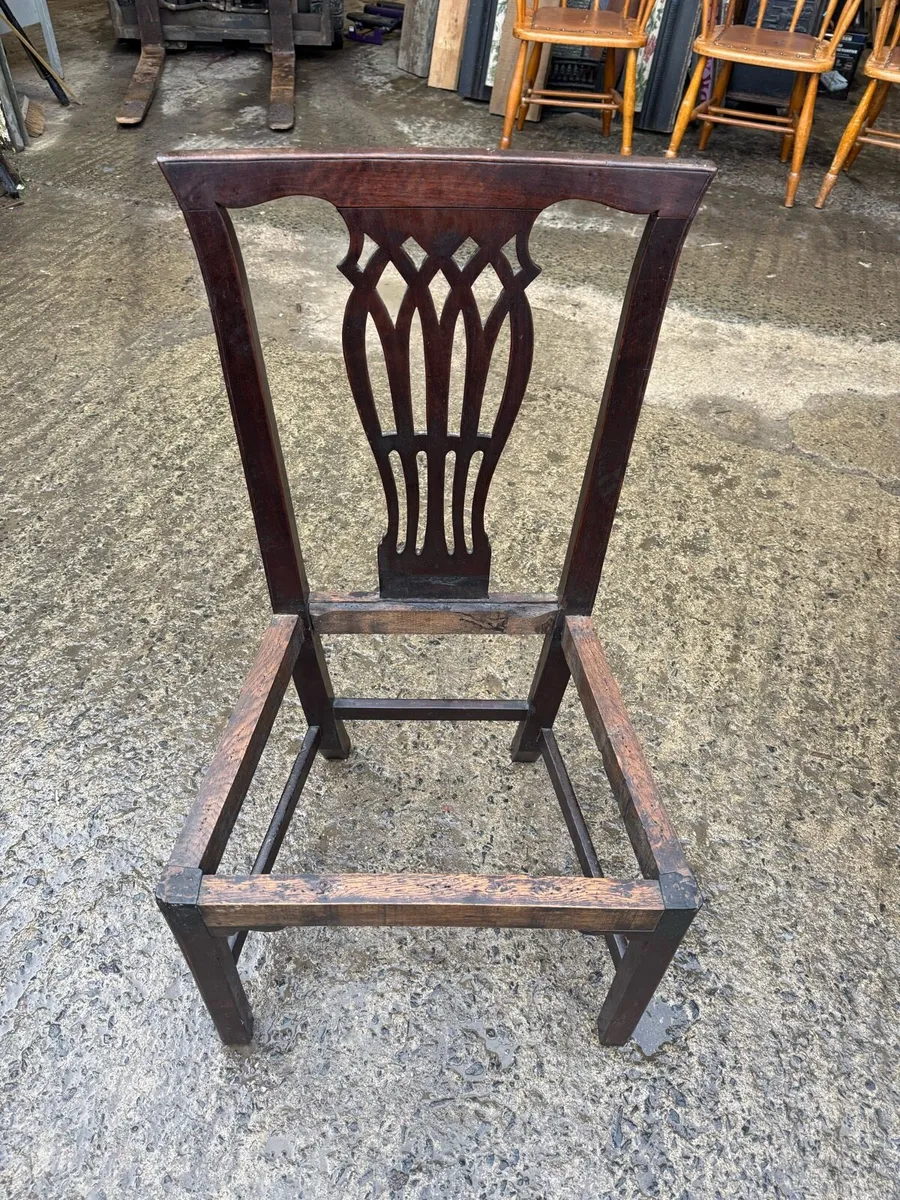 Old heavy oak chair . - Image 1