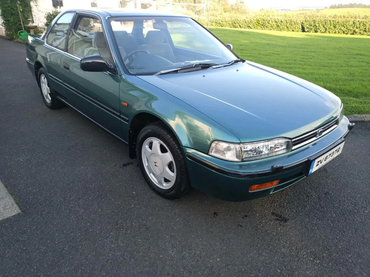 Honda Accord coupe + Toyota Corolla sprinter e - Image 3