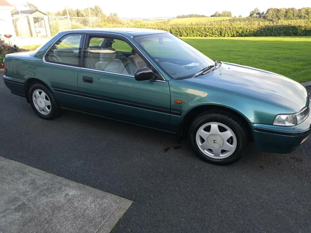 Honda Accord coupe + Toyota Corolla sprinter e - Image 4