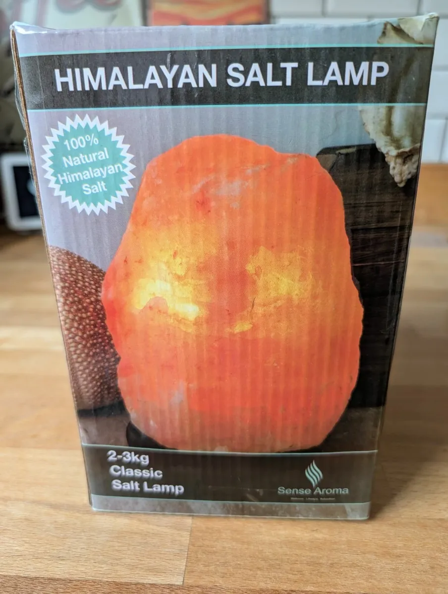 Himalayan salt lamp - Image 1