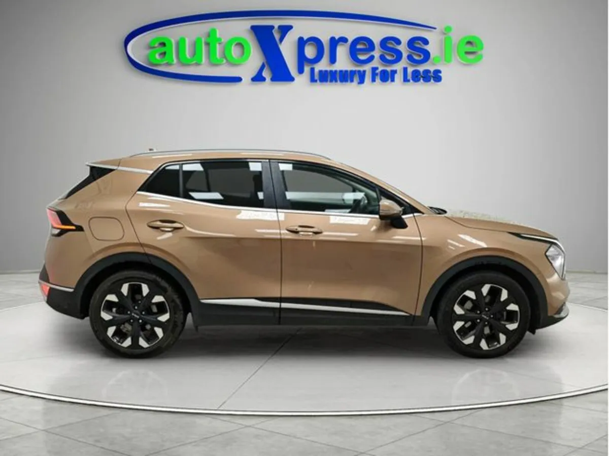 Kia Sportage **RARE - AWD PHEV HUGE SPEC** Hybrid - Image 3
