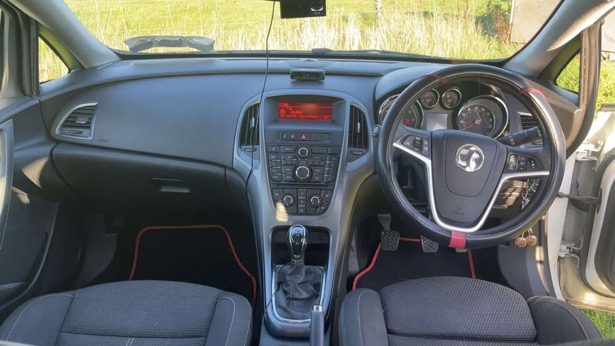 Vauxhall Astra - Image 4