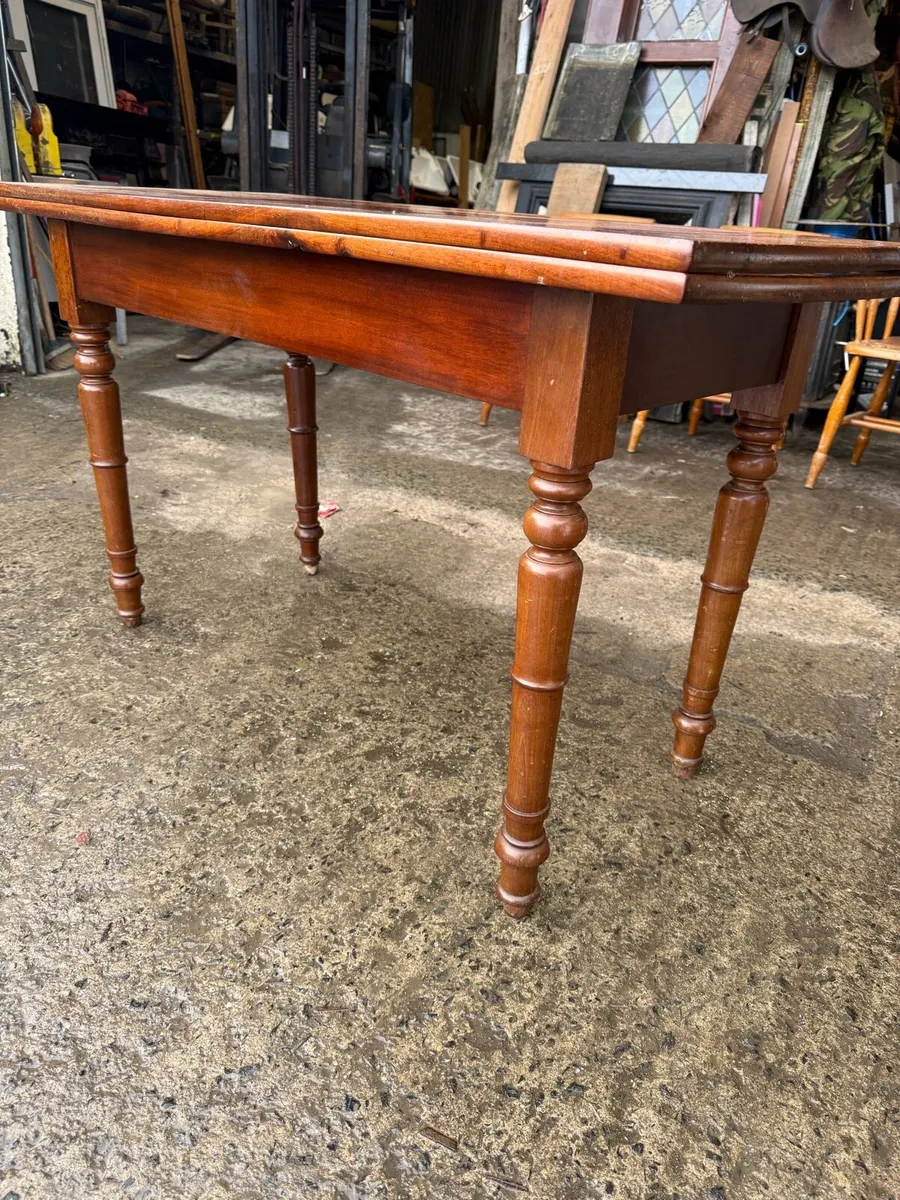 Mahogany extending antique table - Image 2