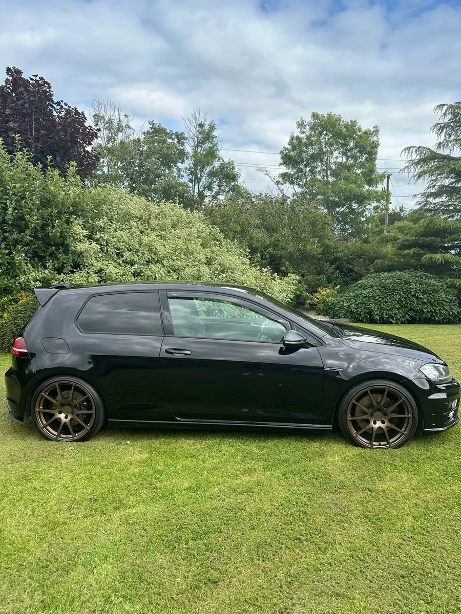 Golf R 300ps - Image 2