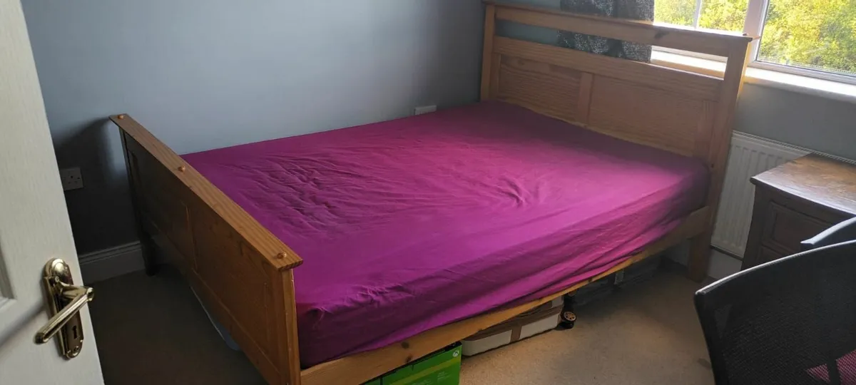 Double bed - Image 1
