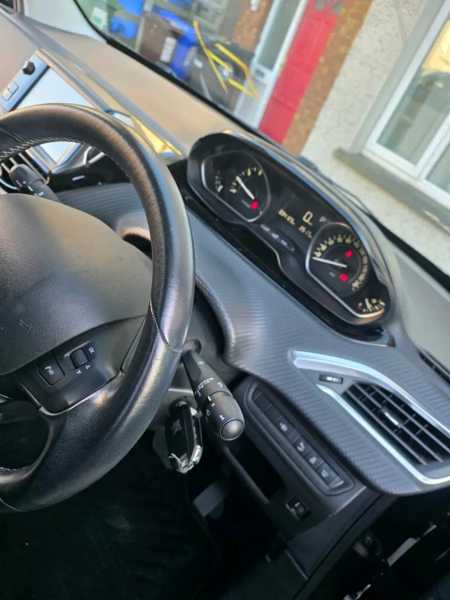 Peugeot 2017 automatic - Image 1