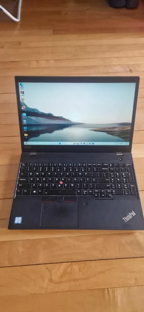 Touchscreen i7 Lenovo 16GB RAM/NVME  15.6" IPS FHD - Image 1