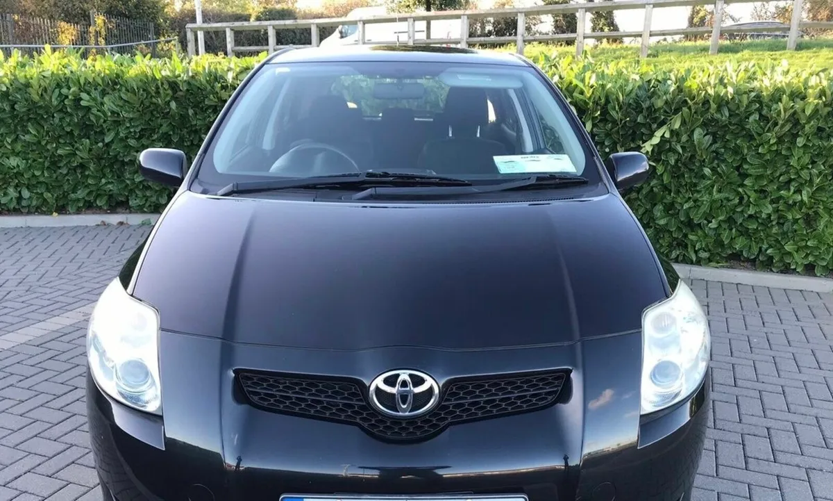 (€1650). Toyota Auris Nct 04.26 & Tax 01.26. €1650 - Image 2