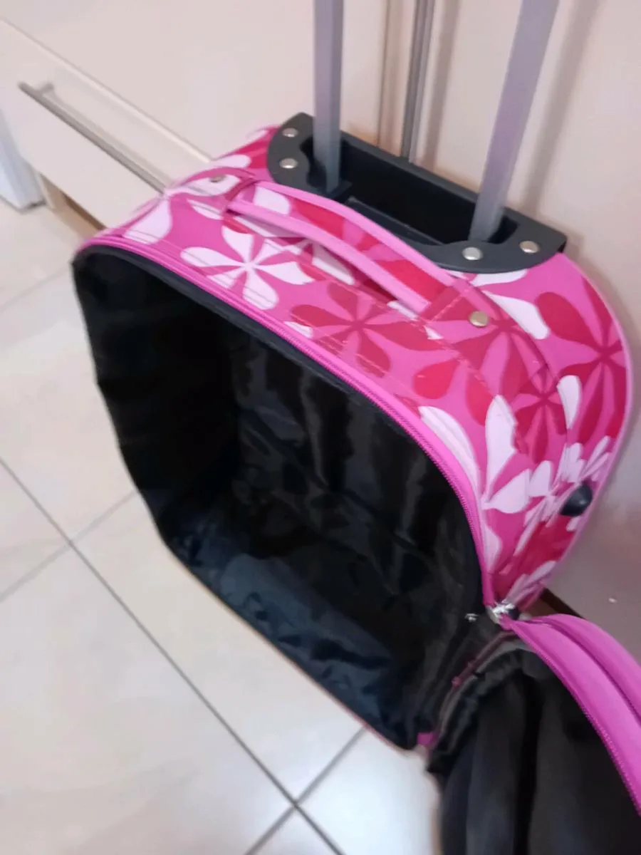 MEDIUM SIZE PINK SUITCASE - Image 1