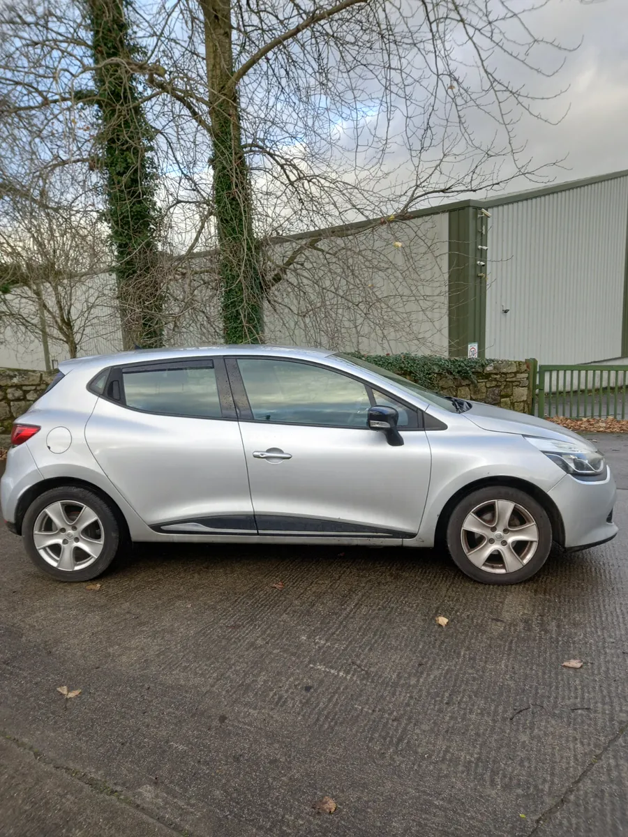2015 Renault Clio Dynamique 1L Petrol - Image 1