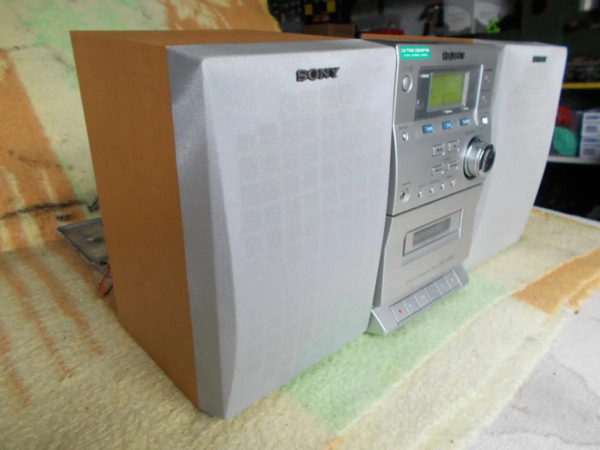 Sony Mini Hi Fi System - Image 4