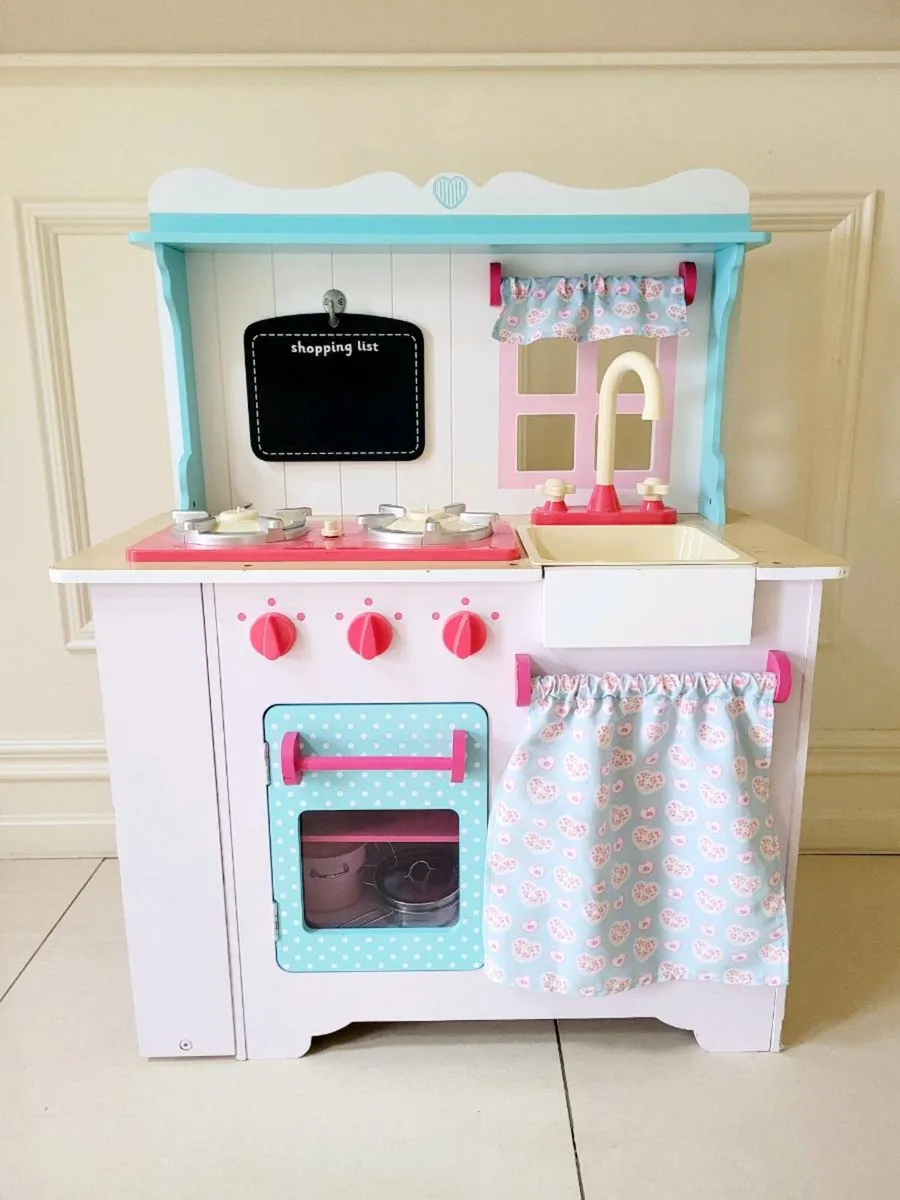 Toy kitchen - Image 1