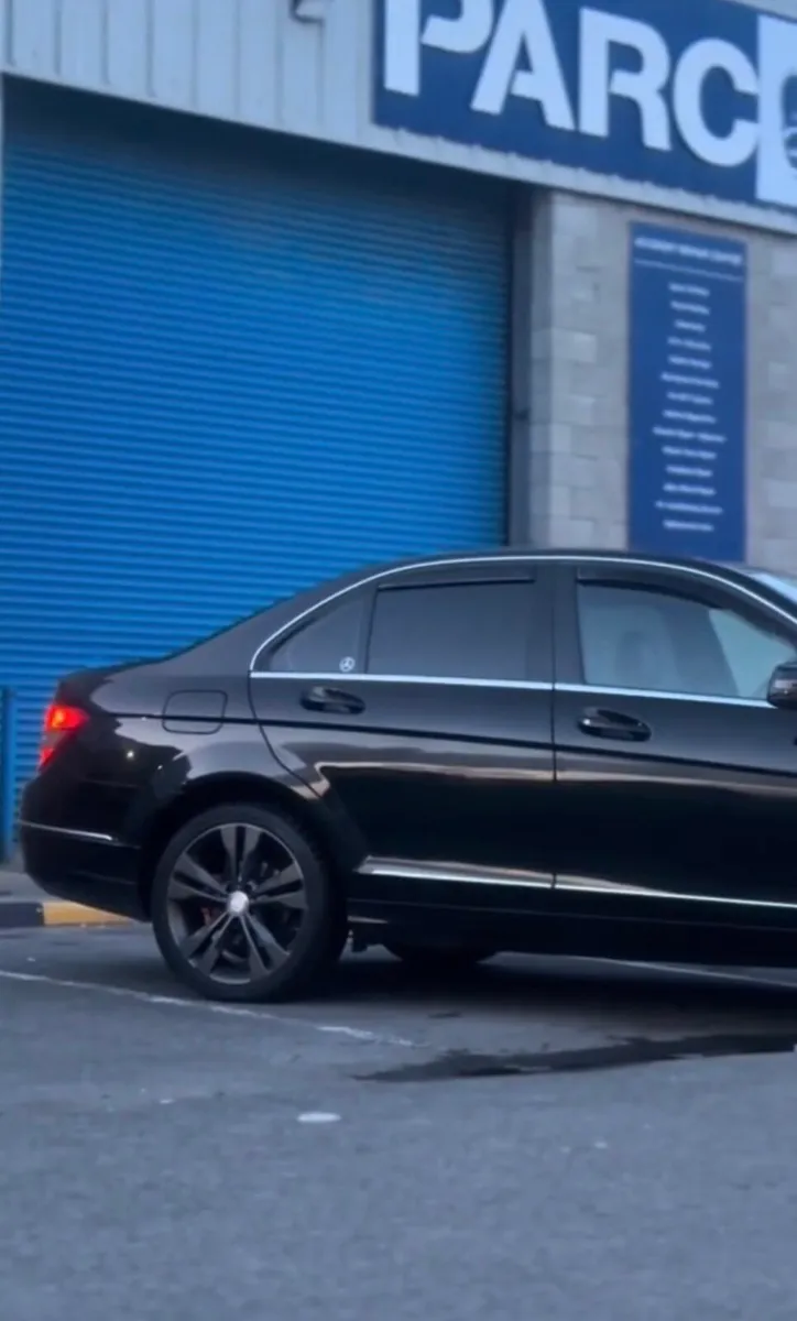 Mercedes Benz C200 - Image 3