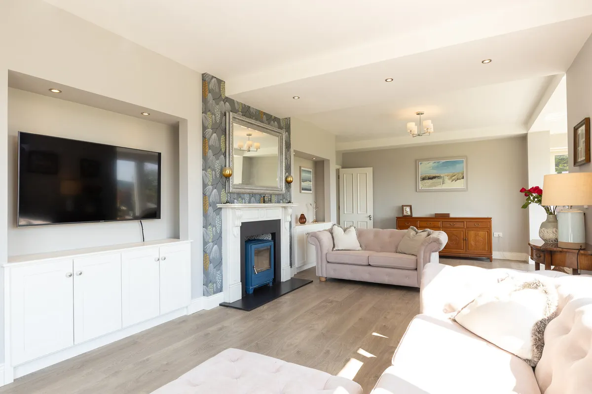 Chesterfield button back Sofas - Image 2