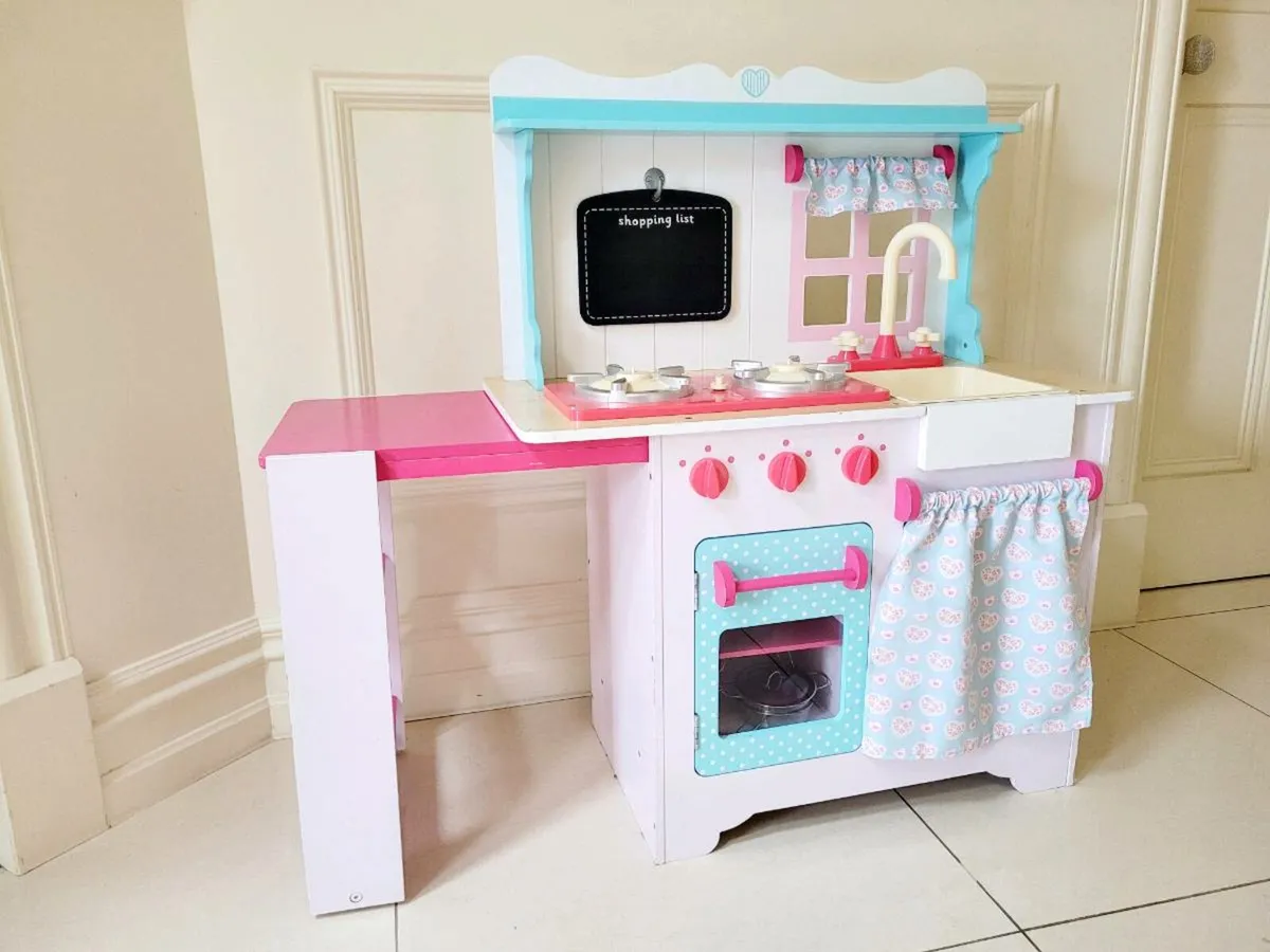 Toy kitchen - Image 2